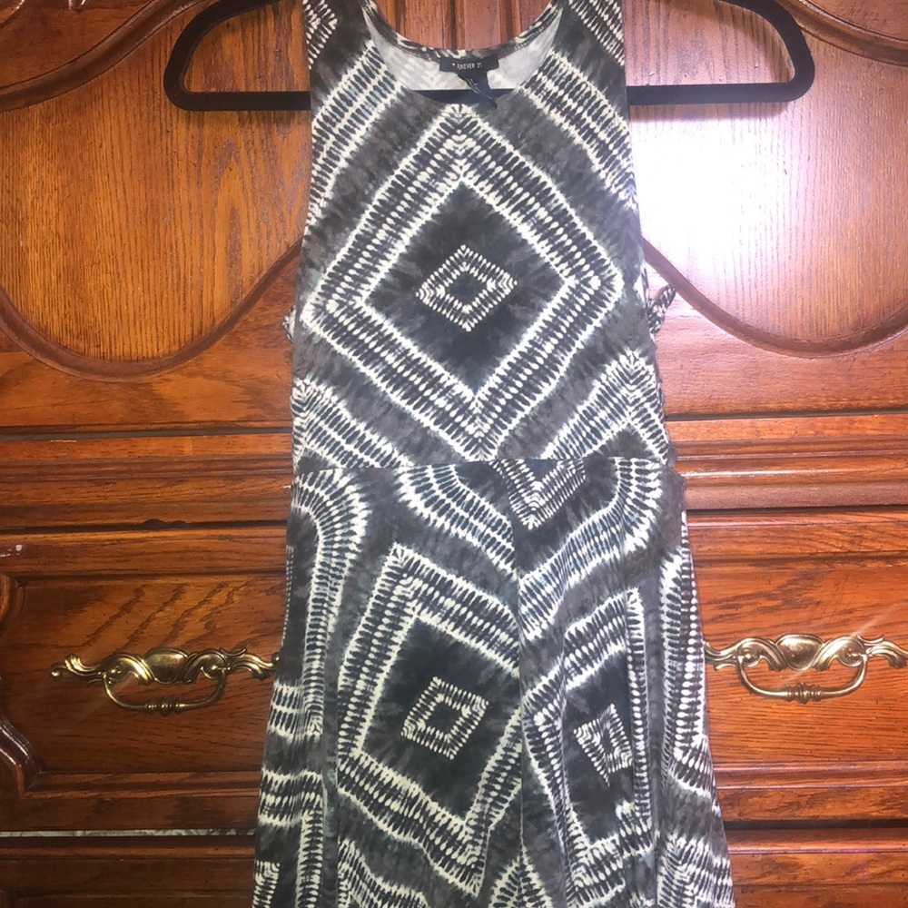 Forever 21 high neck trippy mini dress